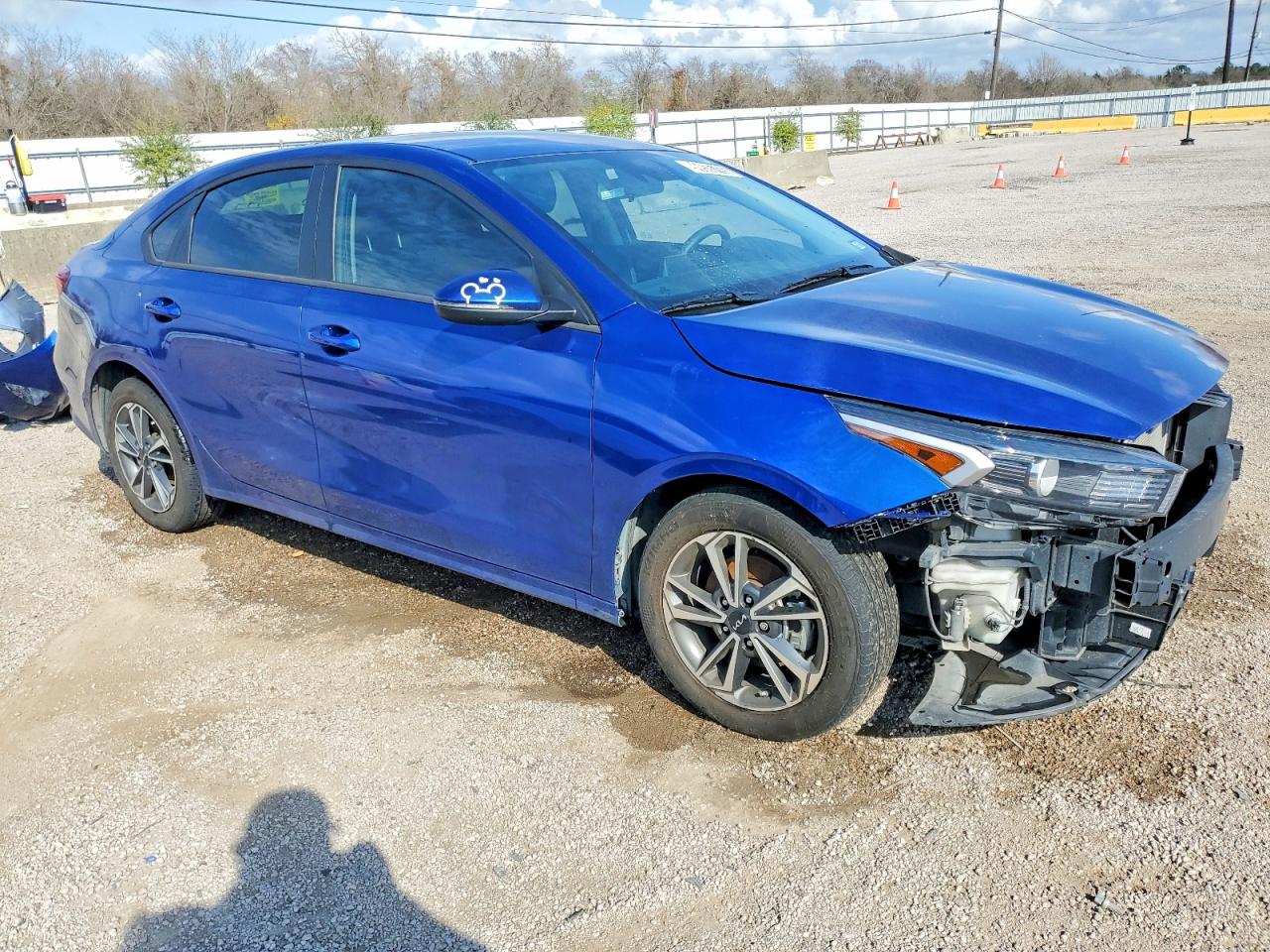 2024 KIA FORTE LX photo 4