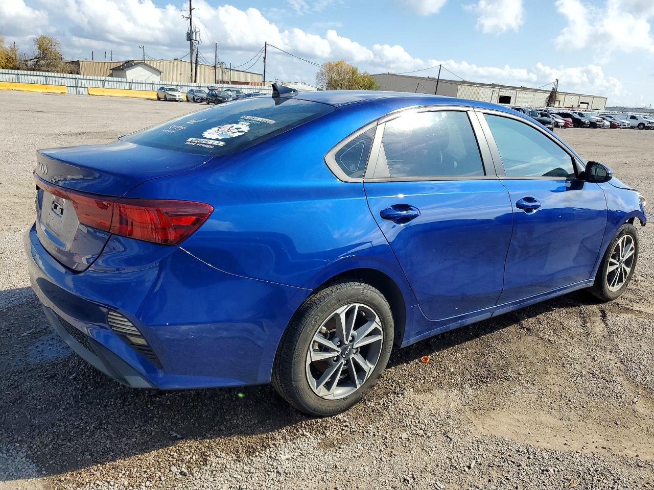 2024 KIA FORTE LX photo 3