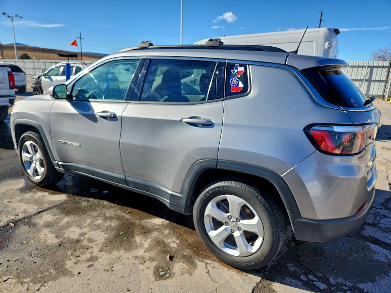 2019 JEEP COMPASS LATITUDE photo 2
