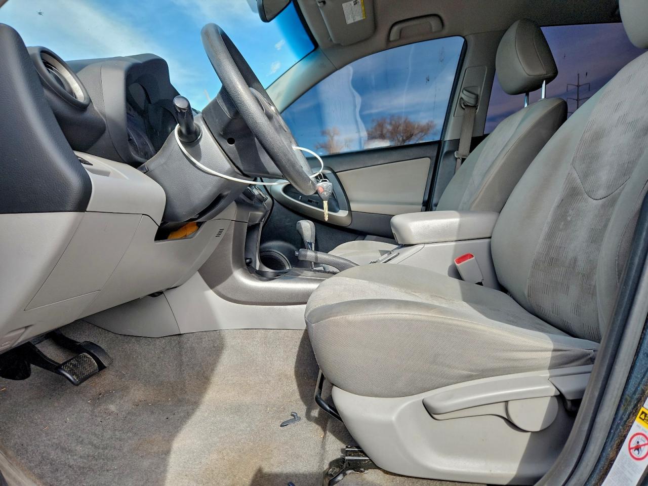 2010 TOYOTA RAV4 photo 13