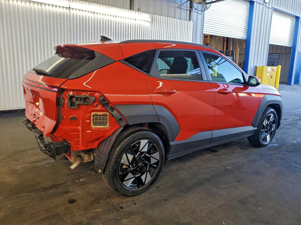 2025 HYUNDAI KONA SEL photo 3