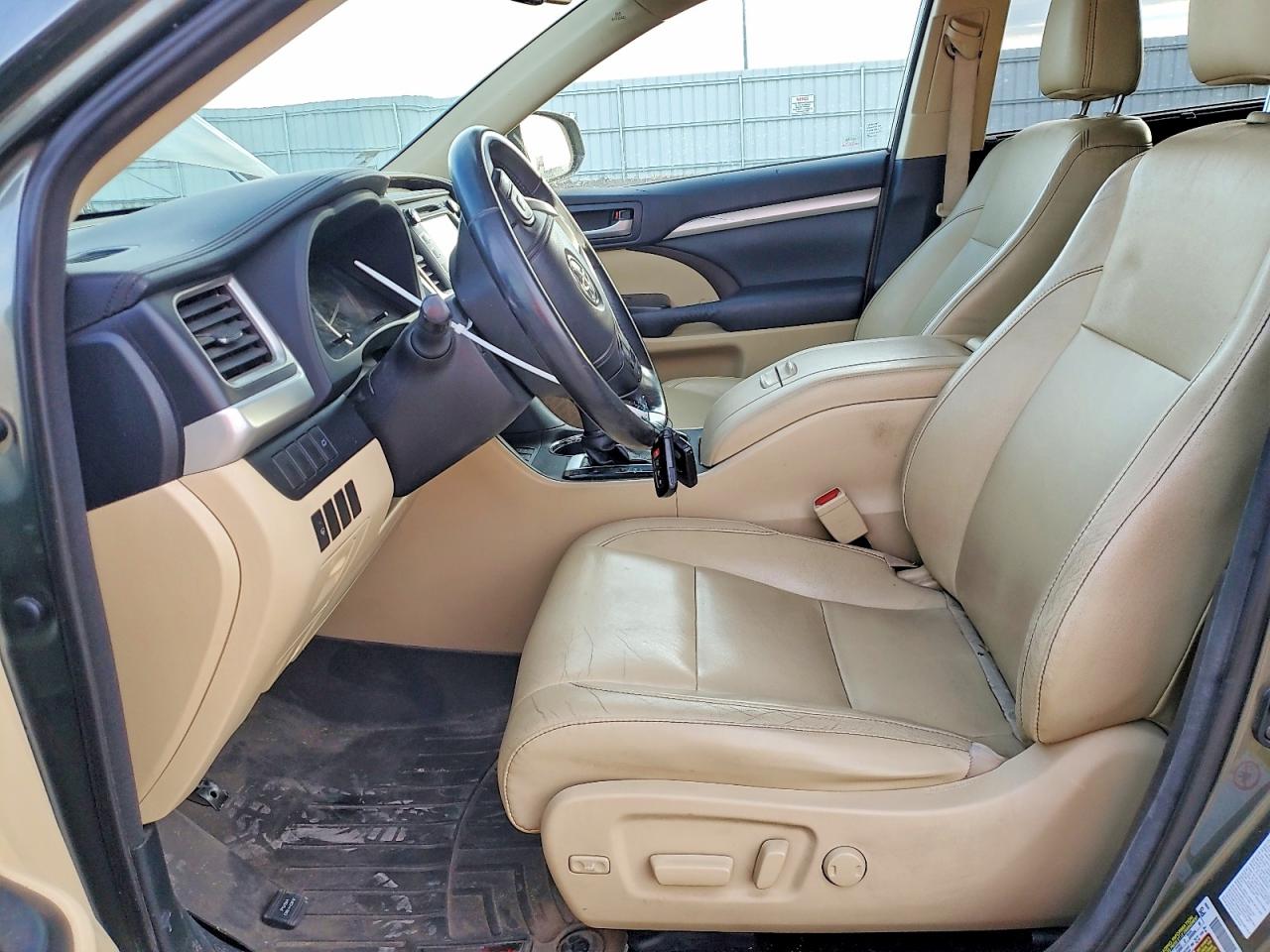2014 TOYOTA HIGHLANDER XLE photo 7