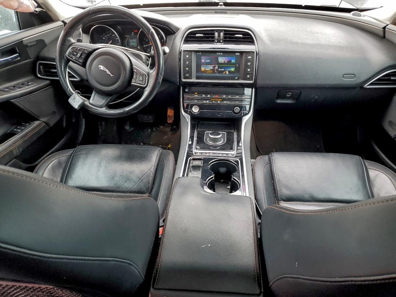 2017 JAGUAR XE PRESTIGE photo 15