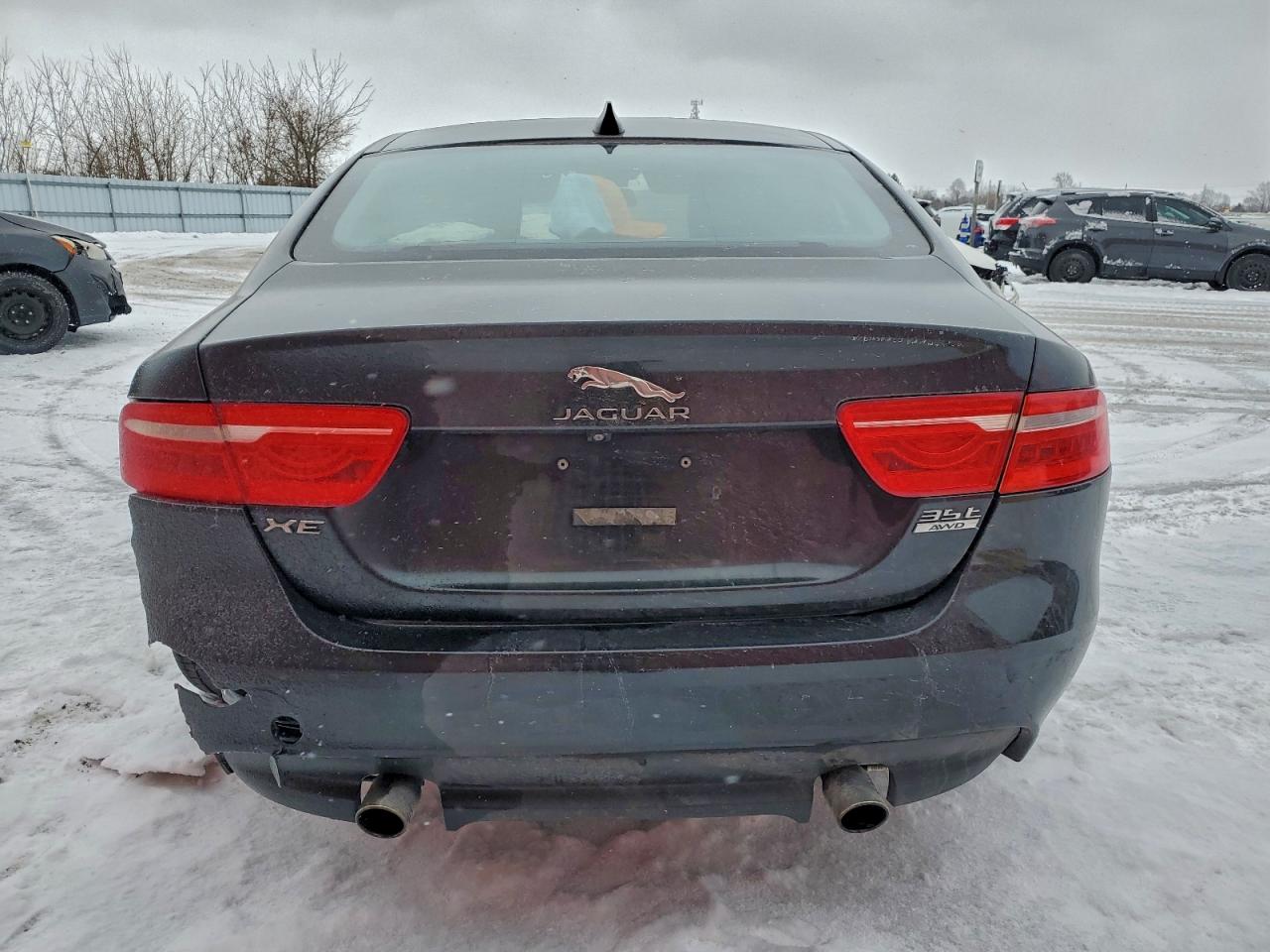 2017 JAGUAR XE PRESTIGE photo 11