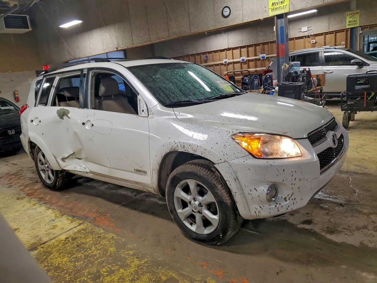 2011 TOYOTA RAV4 LIMITED photo 7