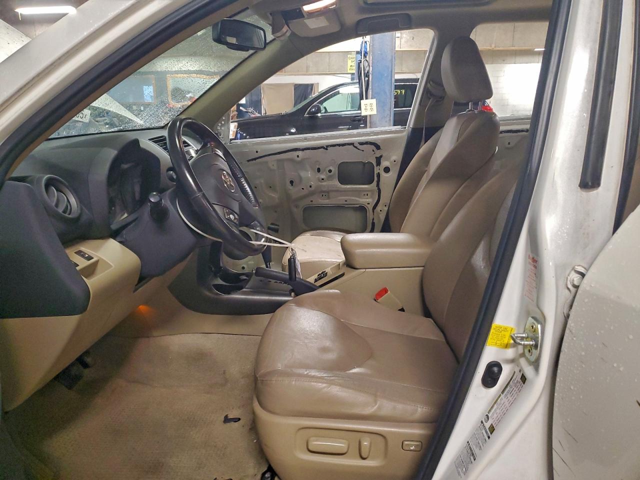 2011 TOYOTA RAV4 LIMITED photo 13