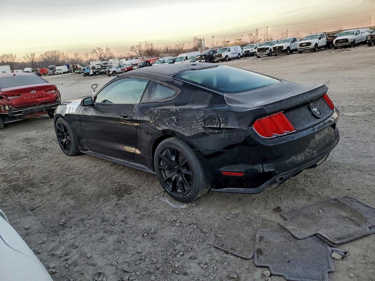 2015 FORD MUSTANG photo 4