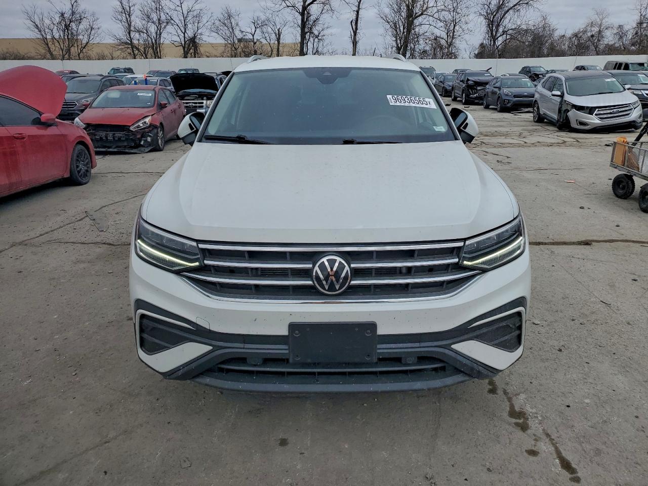 2024 VOLKSWAGEN TIGUAN SE photo 5