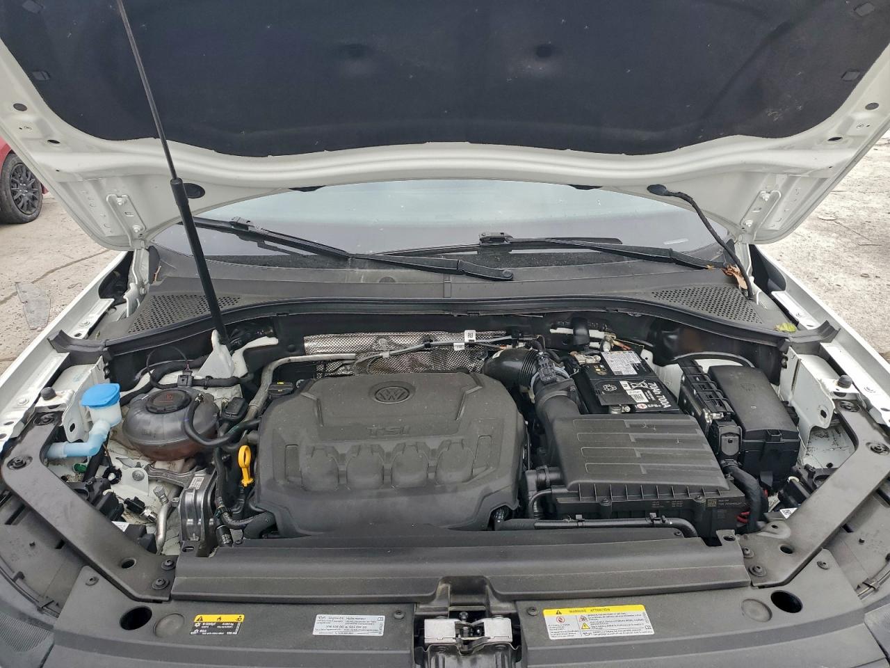 2024 VOLKSWAGEN TIGUAN SE photo 12