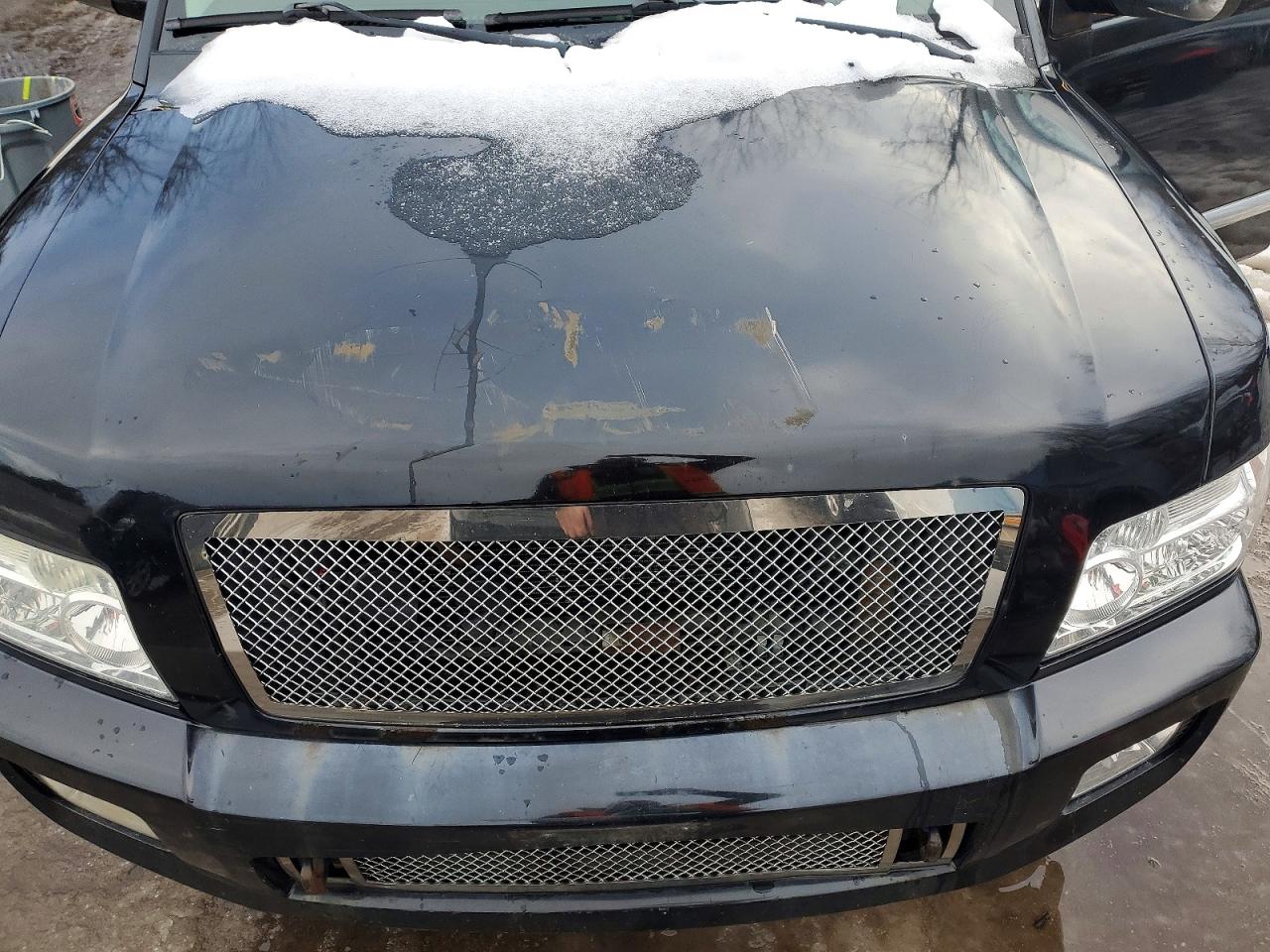 2004 INFINITI QX56 photo 12