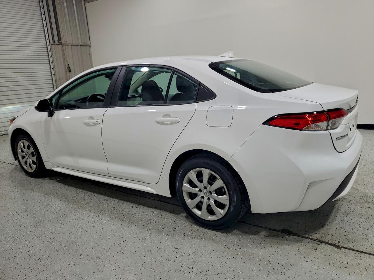 2022 TOYOTA COROLLA LE photo 2