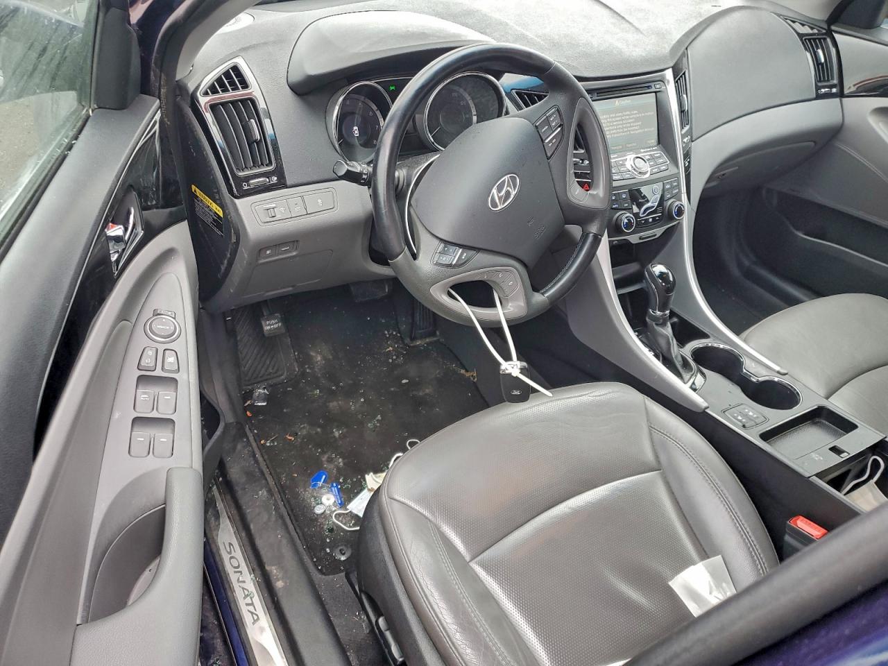2013 HYUNDAI SONATA SE photo 8