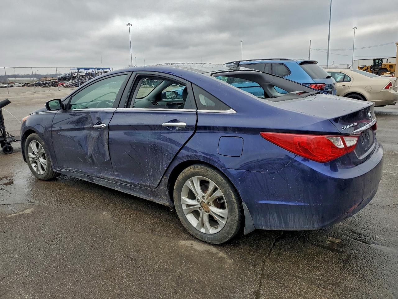2013 HYUNDAI SONATA SE photo 2