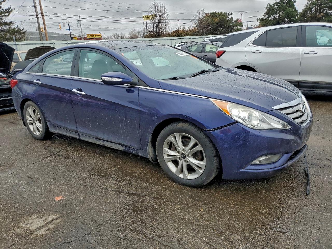 2013 HYUNDAI SONATA SE photo 4