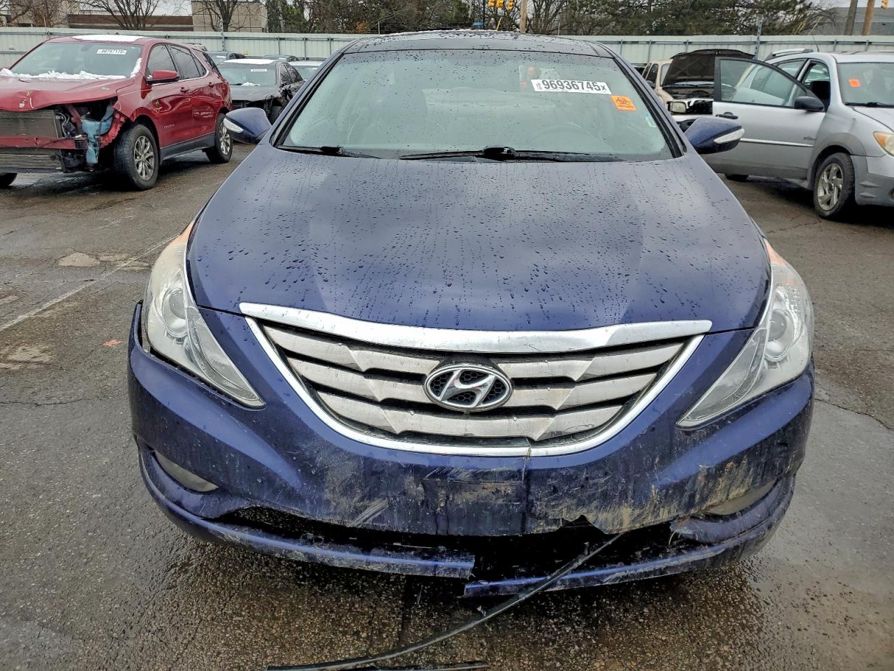 2013 HYUNDAI SONATA SE photo 5