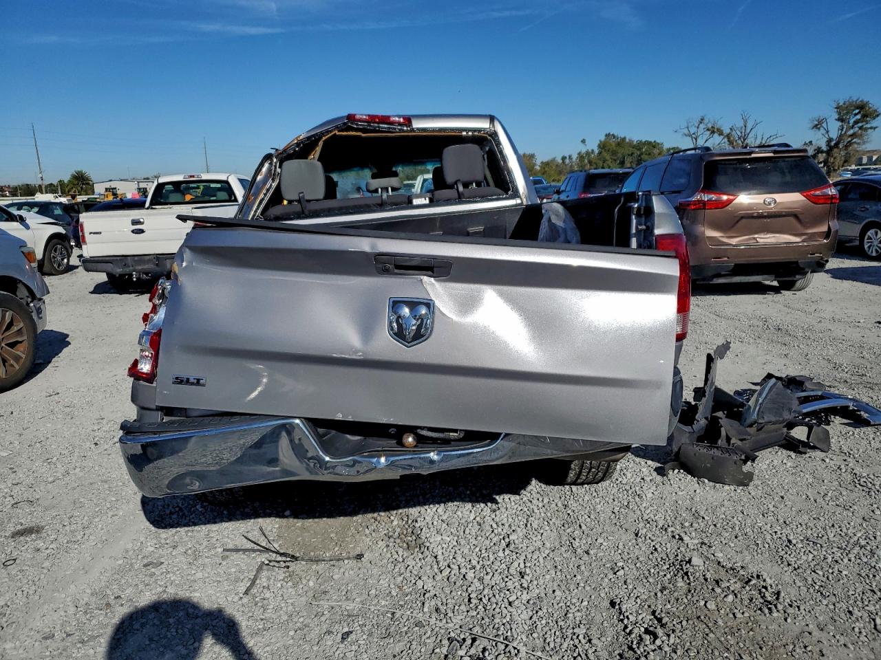 2021 RAM 1500 CLASSIC SLT photo 6