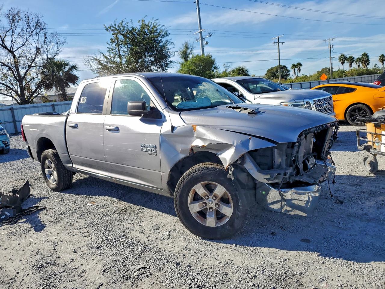 2021 RAM 1500 CLASSIC SLT photo 4