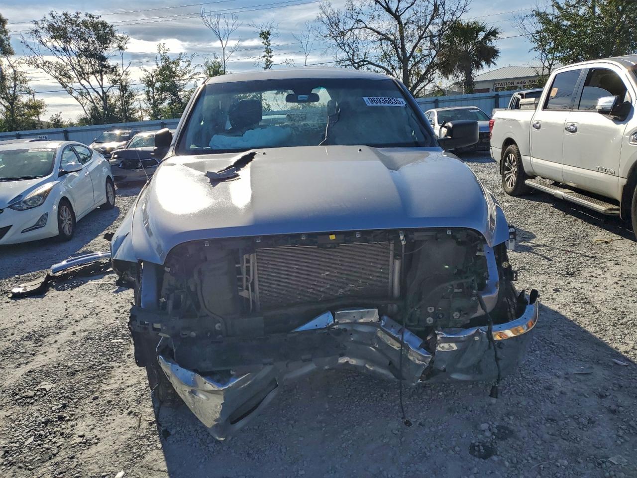 2021 RAM 1500 CLASSIC SLT photo 5