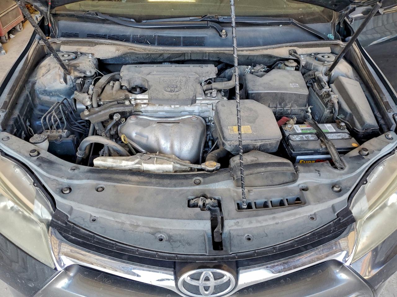 2015 TOYOTA CAMRY LE photo 31