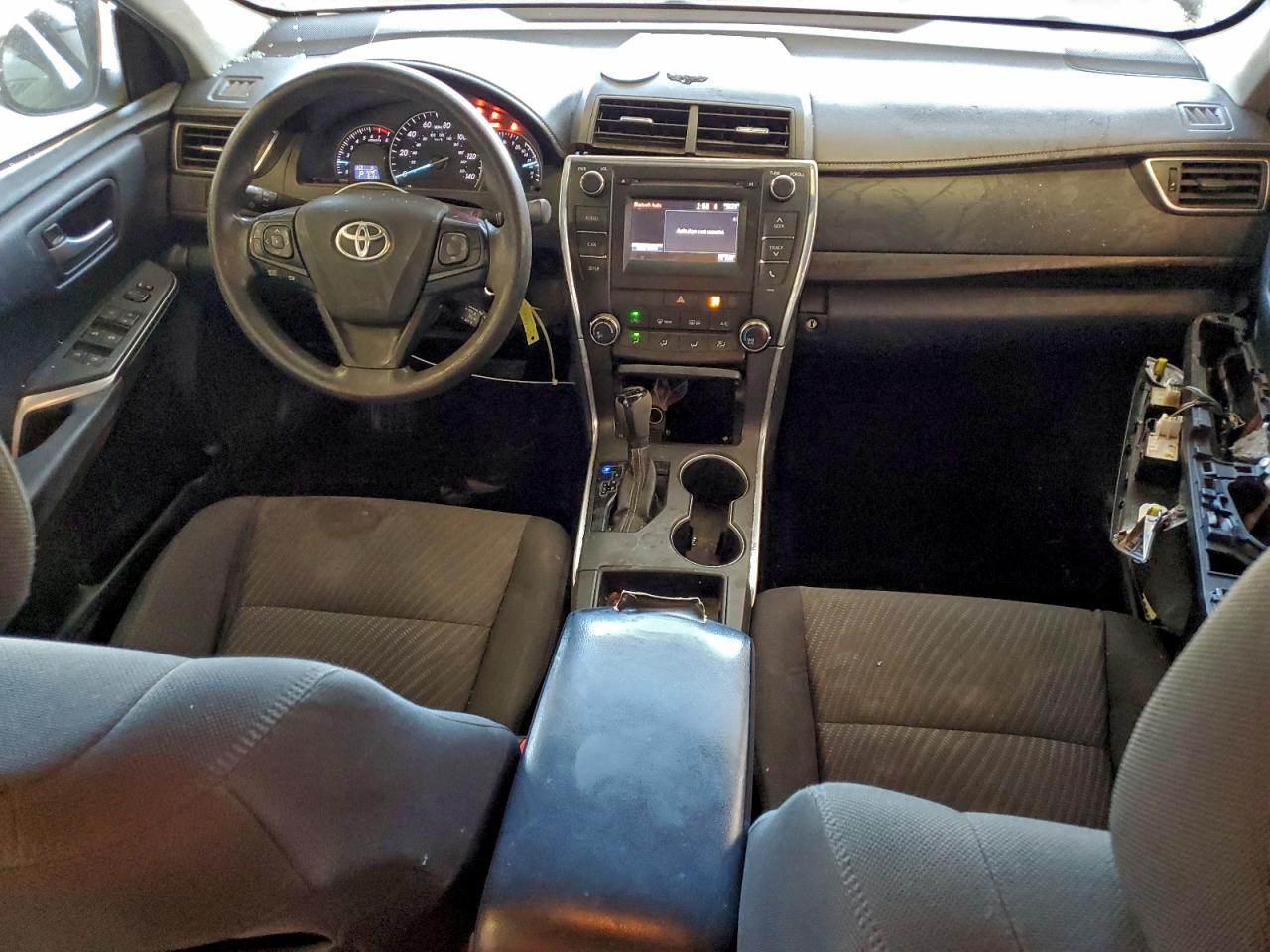 2015 TOYOTA CAMRY LE photo 22