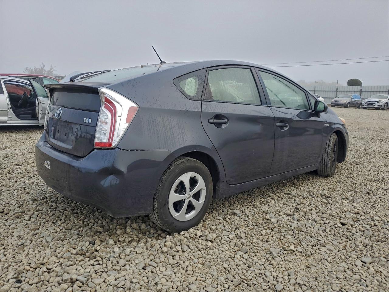 2014 TOYOTA PRIUS photo 3