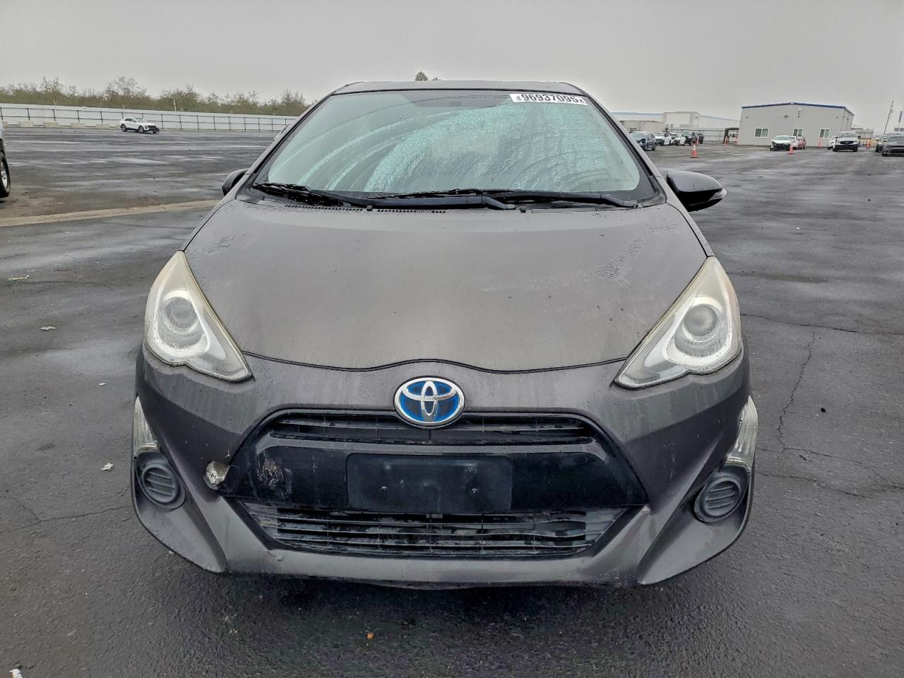 2015 TOYOTA PRIUS C TWO photo 5