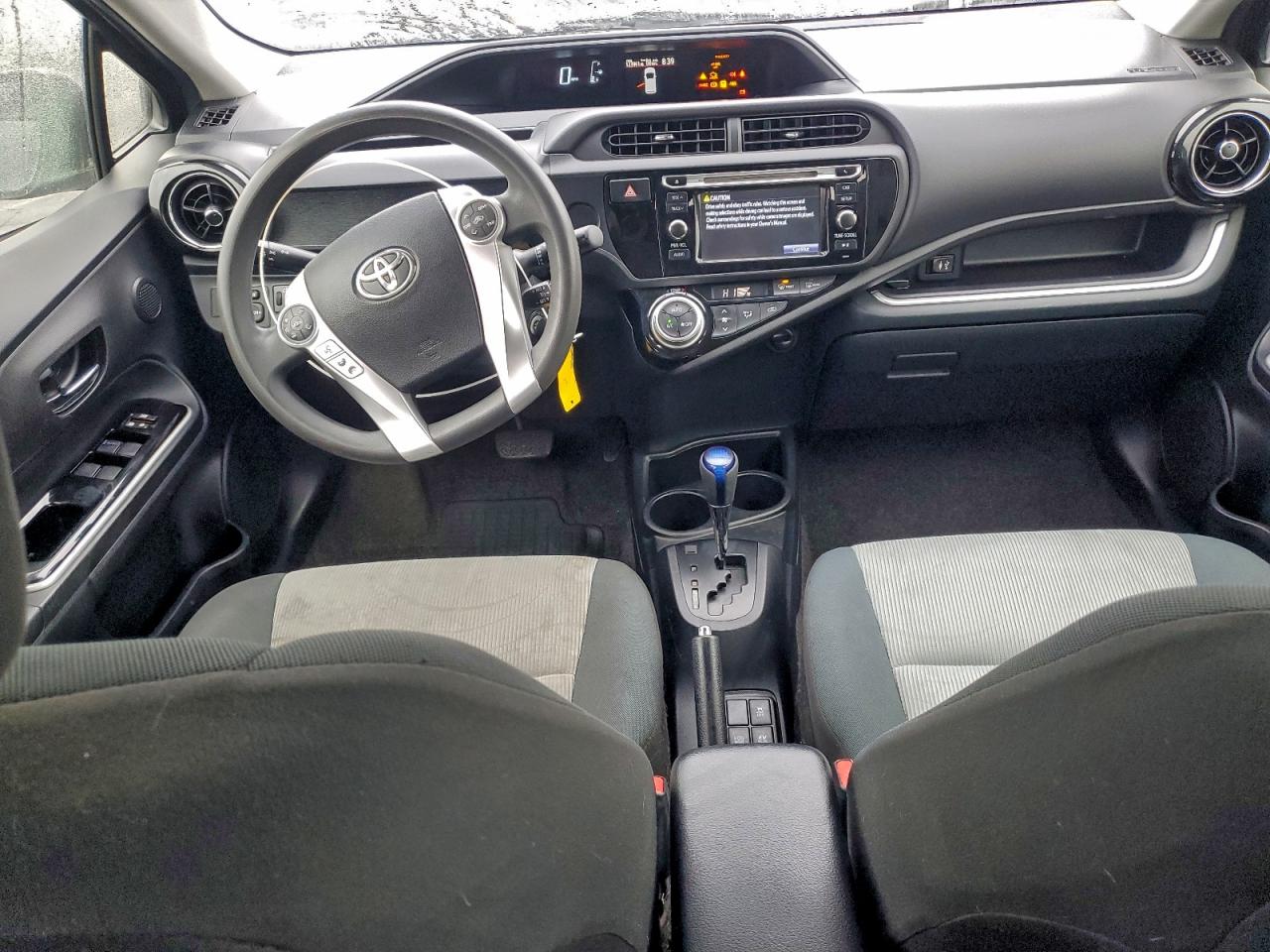 2015 TOYOTA PRIUS C TWO photo 8