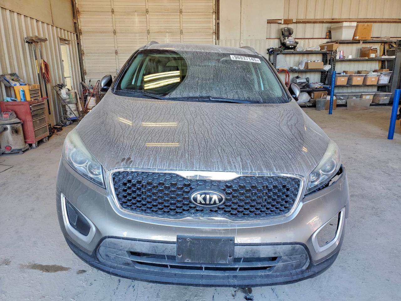 2017 KIA SORENTO LX photo 5