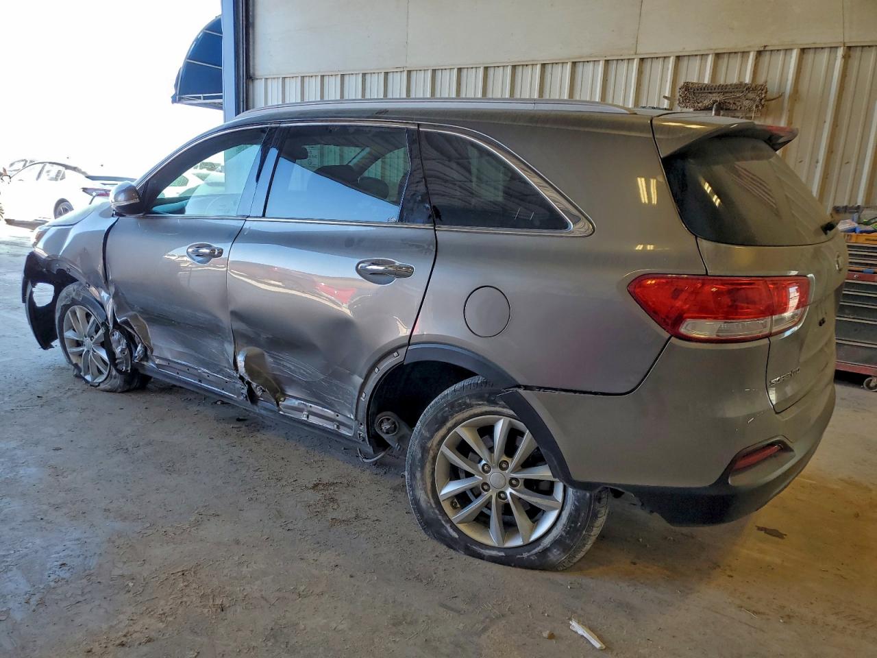2017 KIA SORENTO LX photo 2