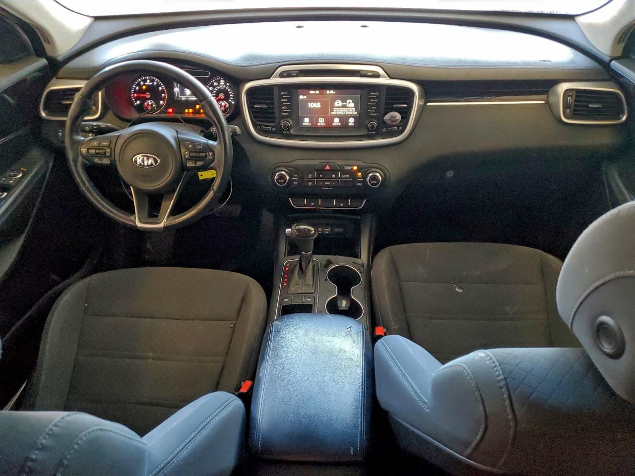 2017 KIA SORENTO LX photo 8