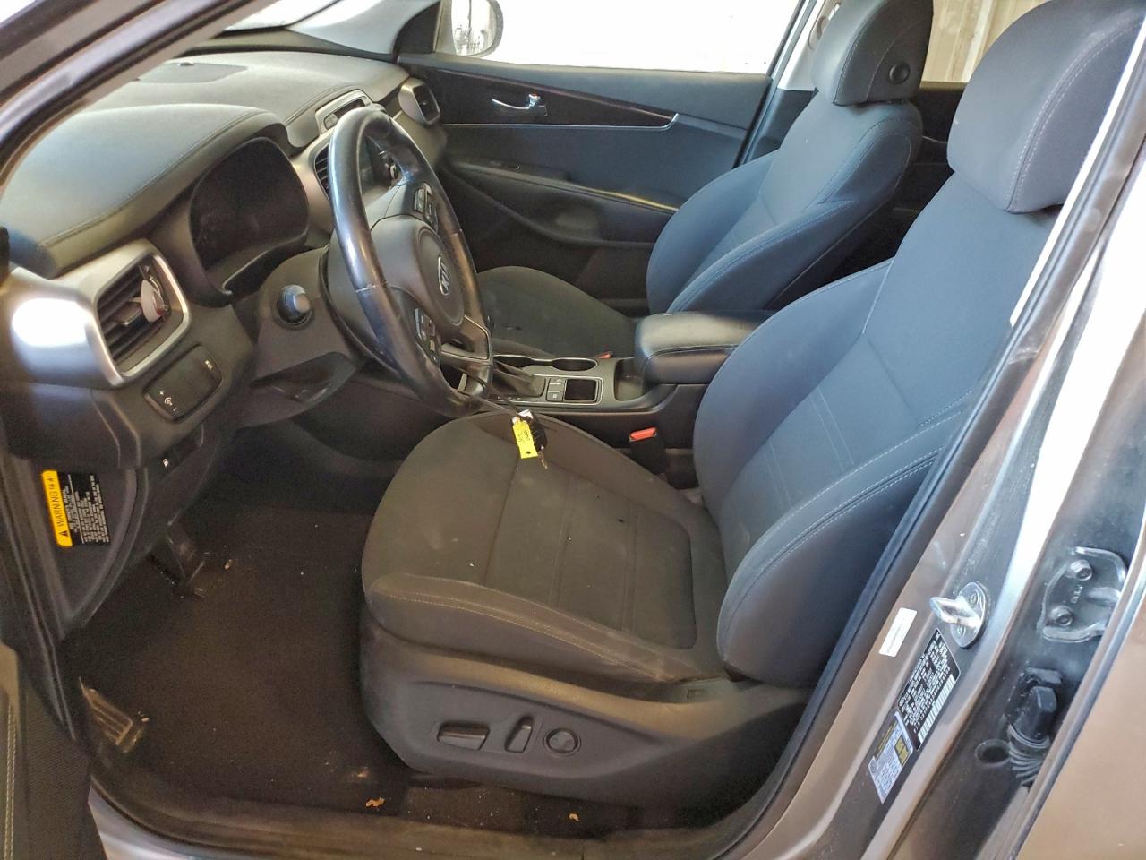 2017 KIA SORENTO LX photo 7