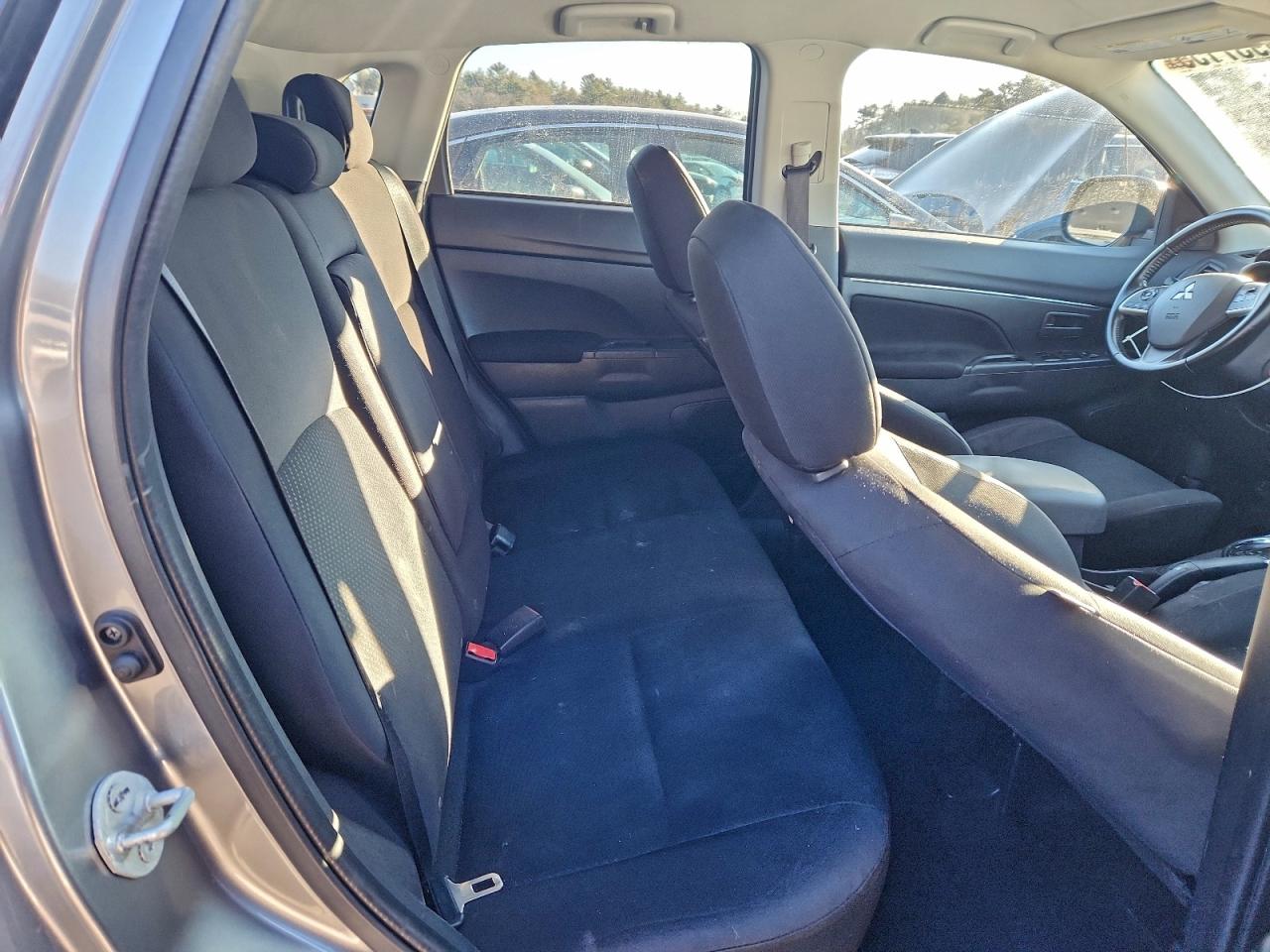 2014 MITSUBISHI OUTLANDER SPORT ES photo 21