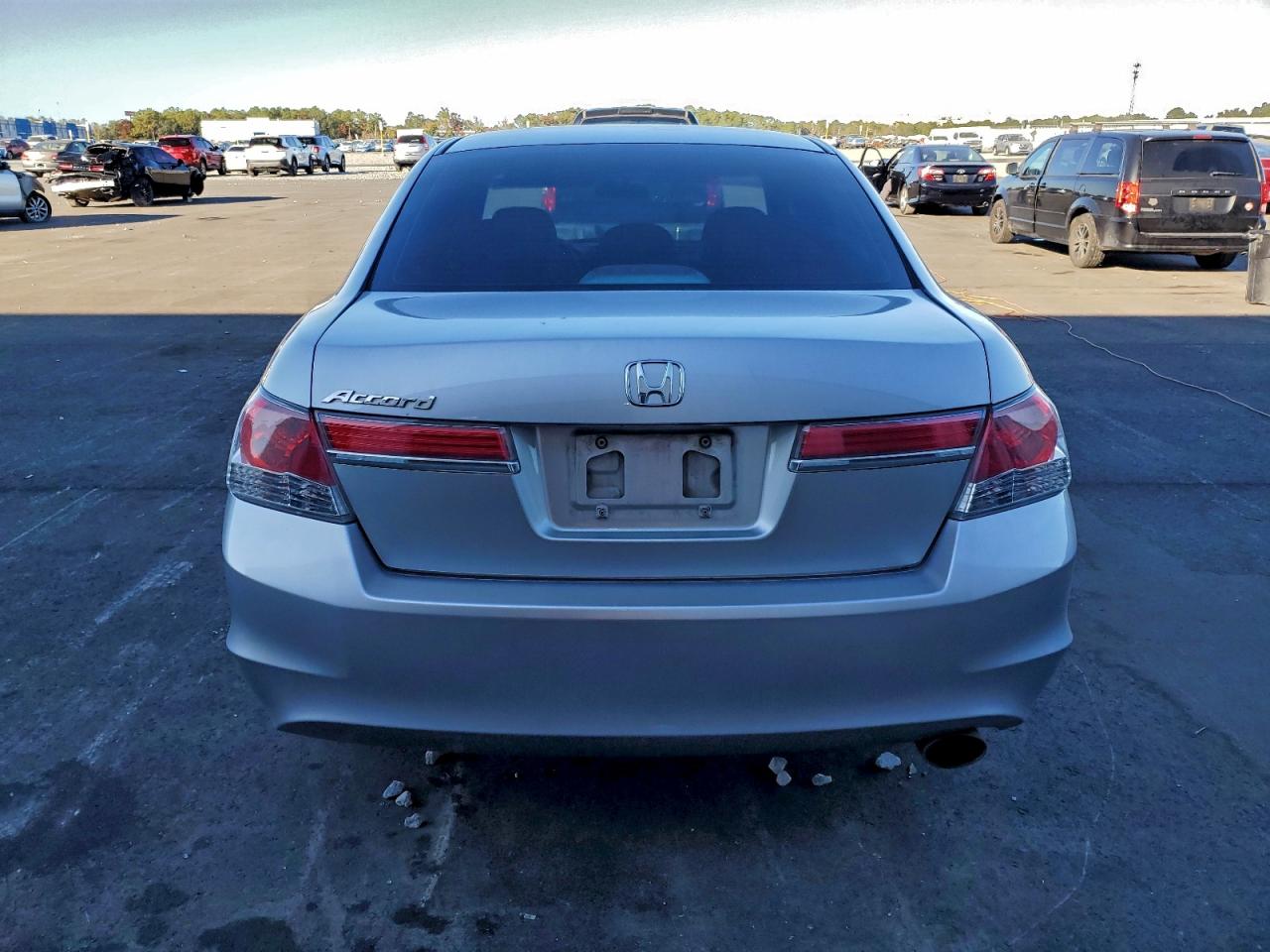 2011 HONDA ACCORD LX photo 16