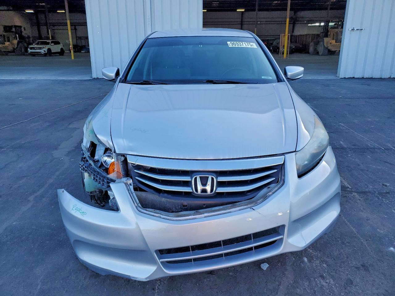 2011 HONDA ACCORD LX photo 13