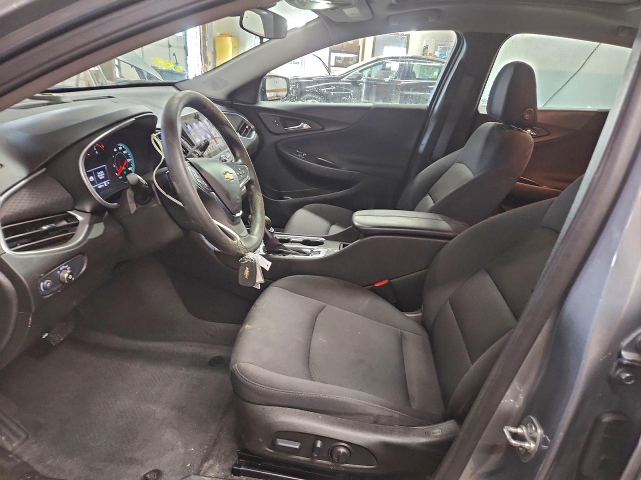 2024 CHEVROLET MALIBU LT photo 7