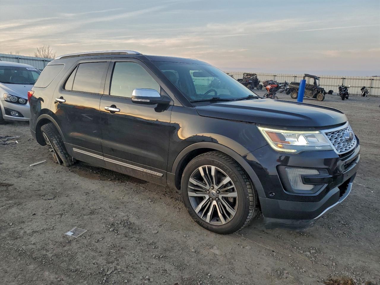2017 FORD EXPLORER PLATINUM photo 4
