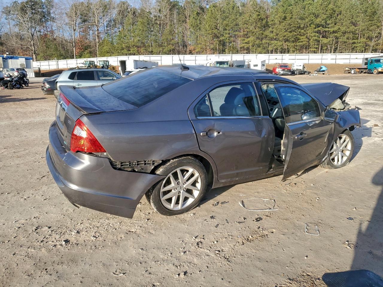 2010 FORD FUSION SEL photo 3