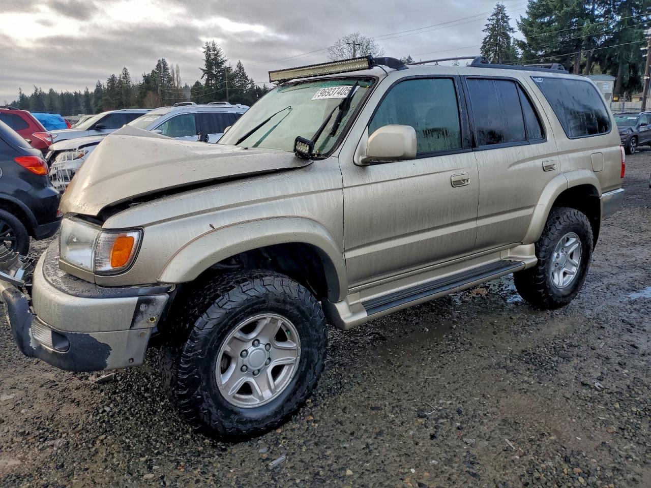 2002 TOYOTA 4RUNNER SR5 — FRONT END damage — photo 1