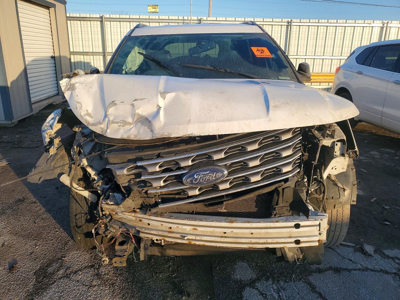 2017 FORD EXPLORER XLT photo 5