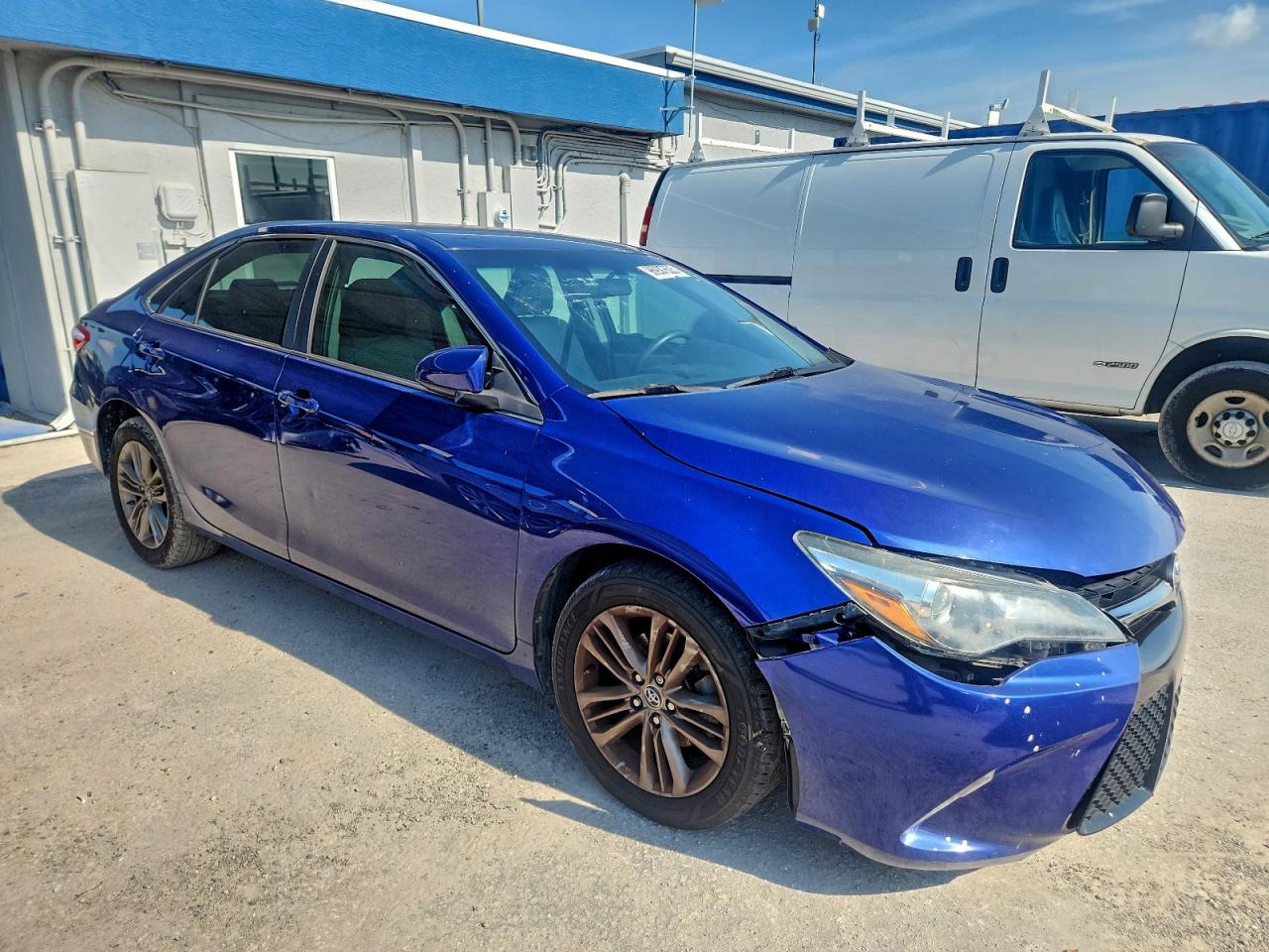 2015 TOYOTA CAMRY LE photo 4