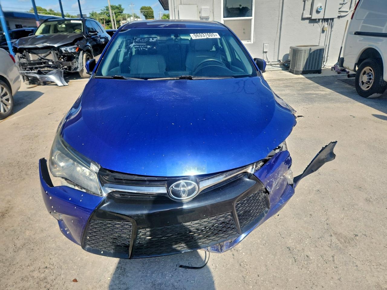 2015 TOYOTA CAMRY LE photo 5
