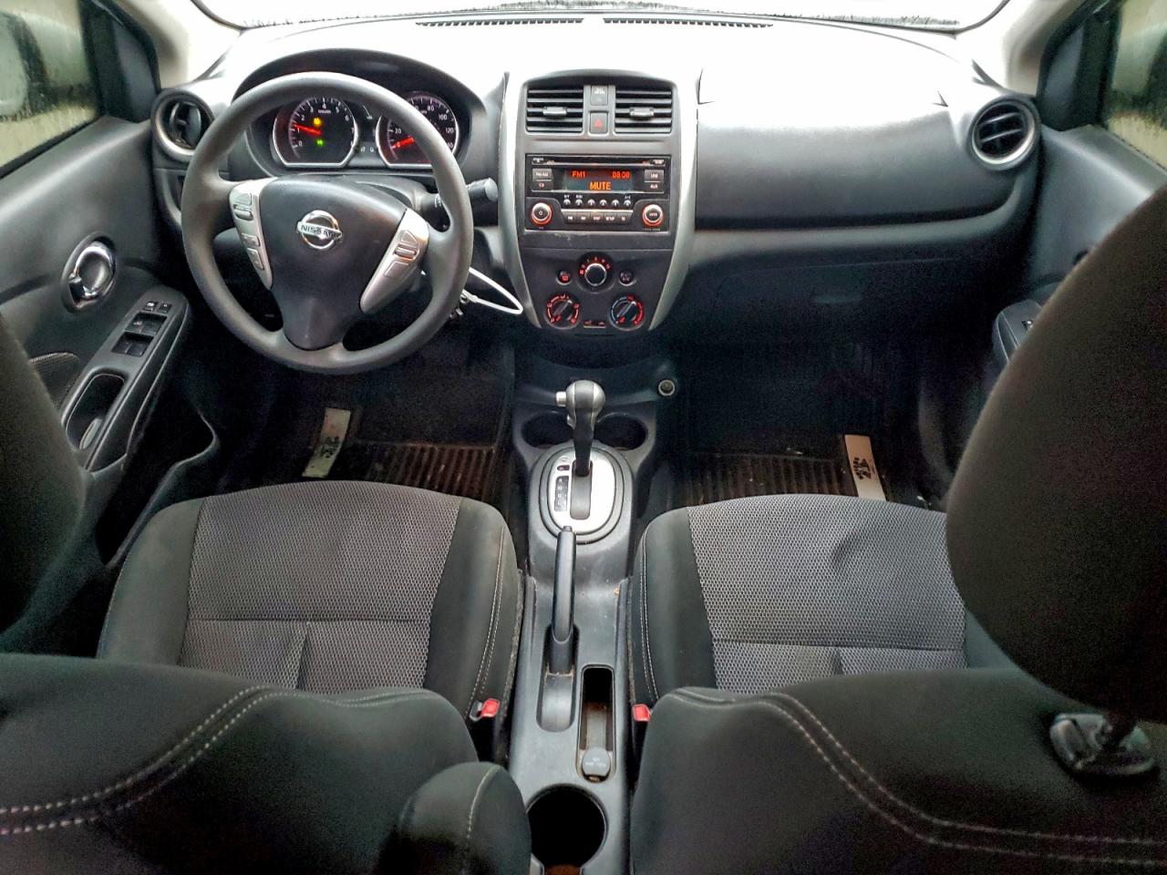 2018 NISSAN VERSA SV photo 8