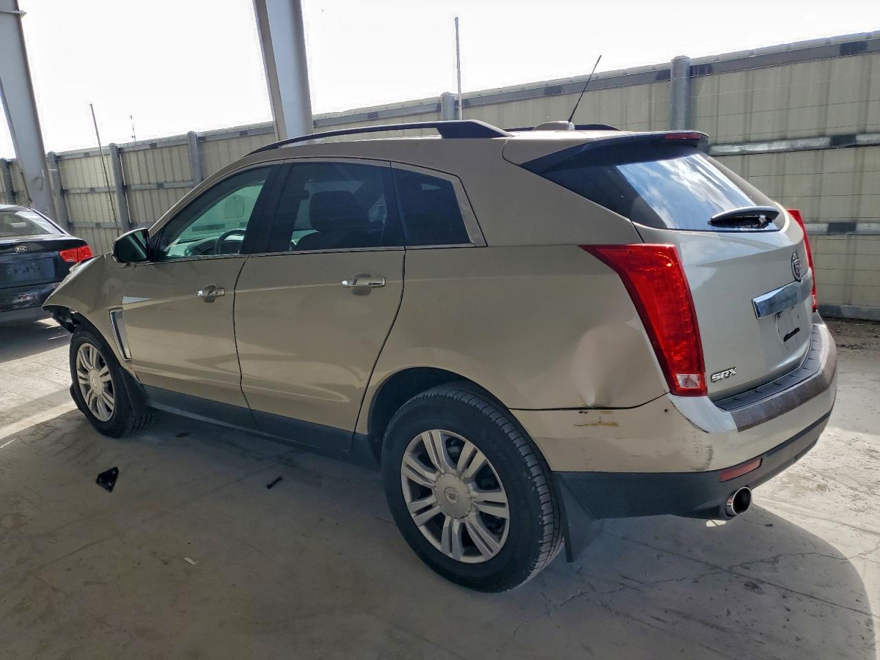 2016 CADILLAC SRX photo 2
