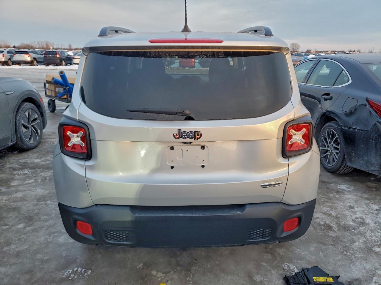 2015 JEEP RENEGADE LATITUDE photo 6