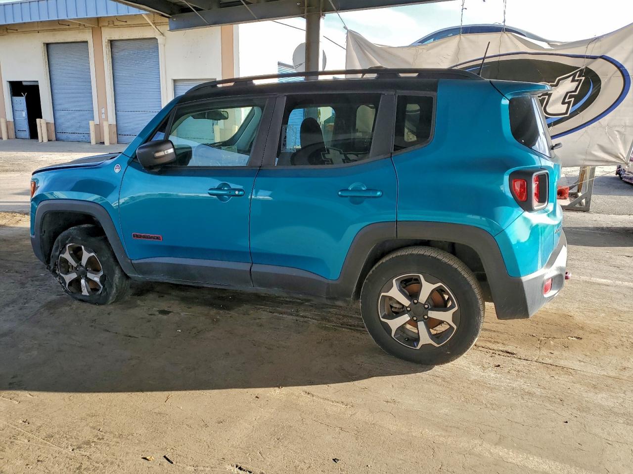 2020 JEEP RENEGADE TRAILHAWK photo 2