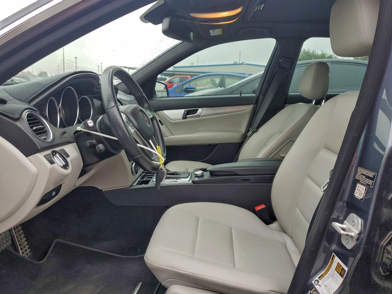 2014 MERCEDES-BENZ C 250 photo 7
