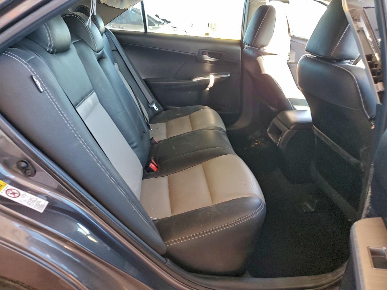 2014 TOYOTA CAMRY SE photo 19