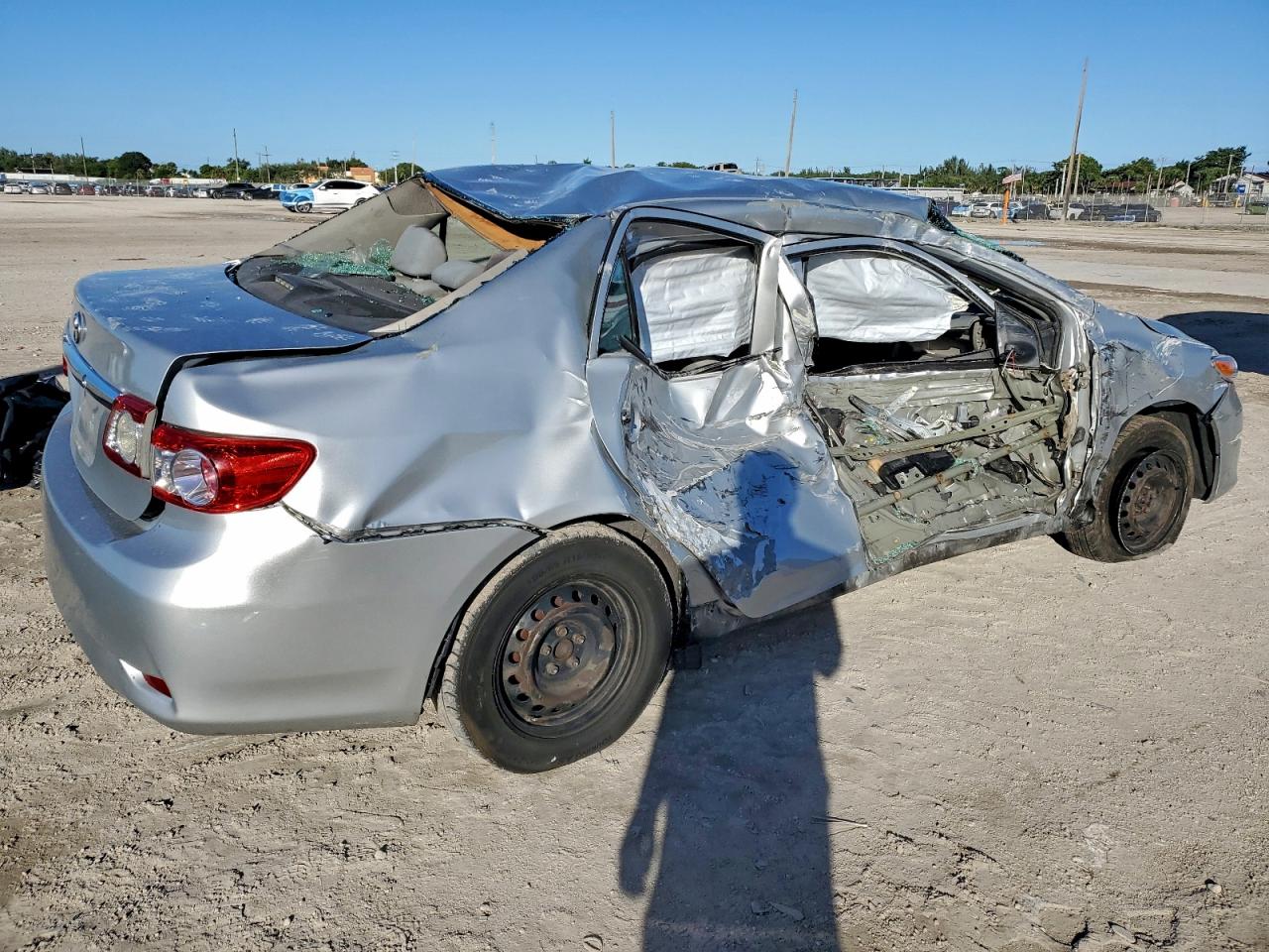 2013 TOYOTA COROLLA BASE photo 3