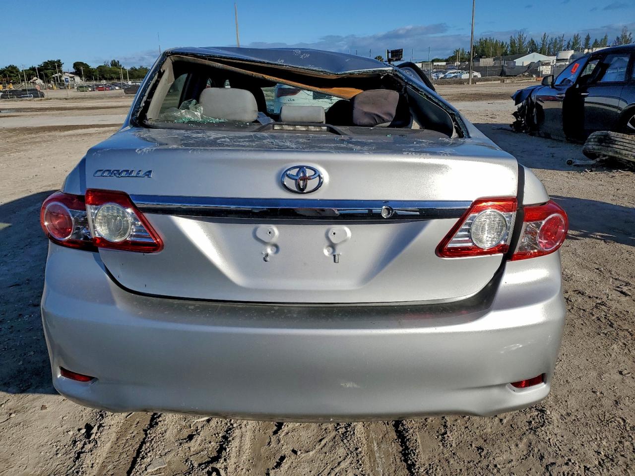 2013 TOYOTA COROLLA BASE photo 6