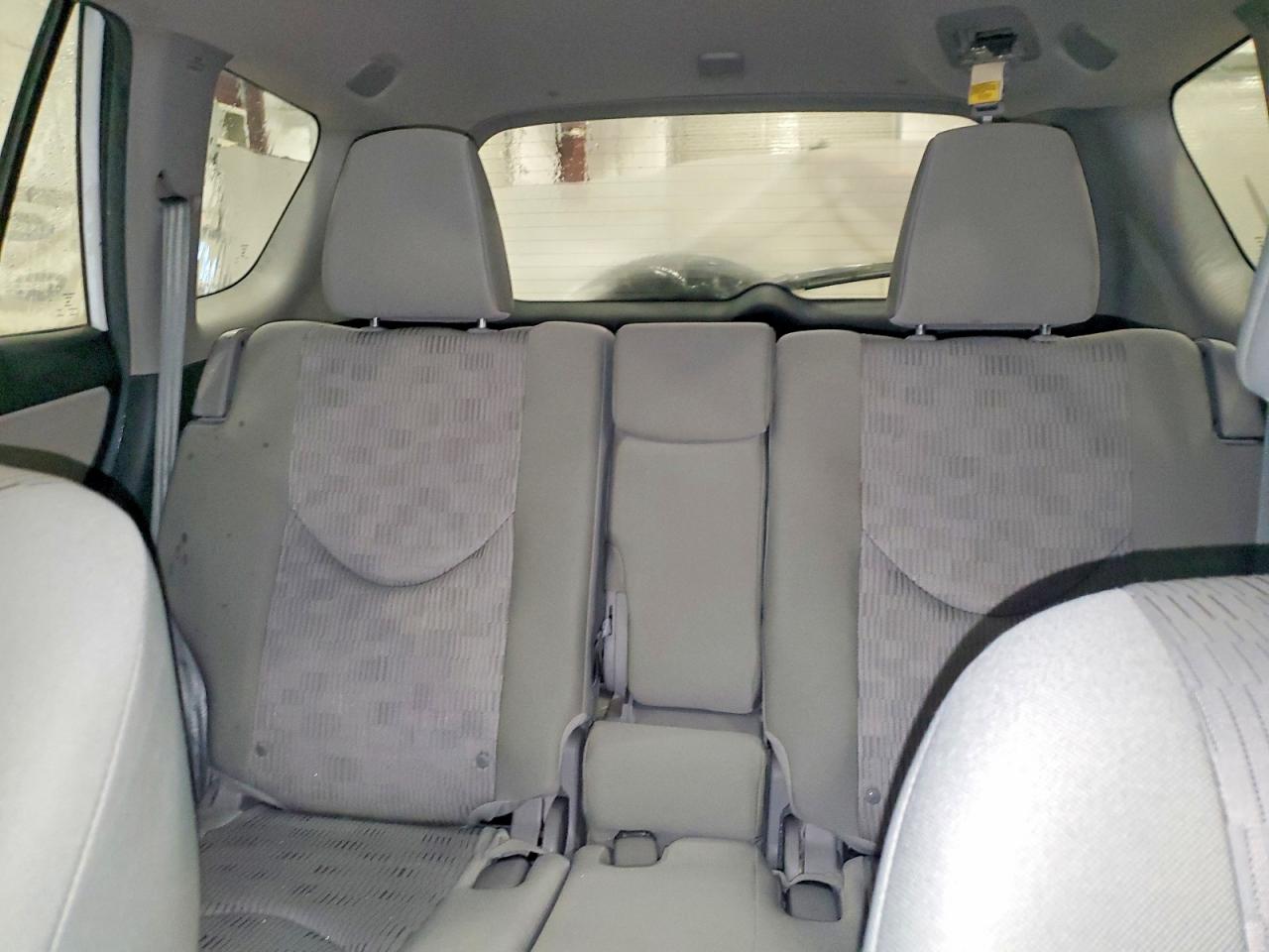 2011 TOYOTA RAV4 photo 19